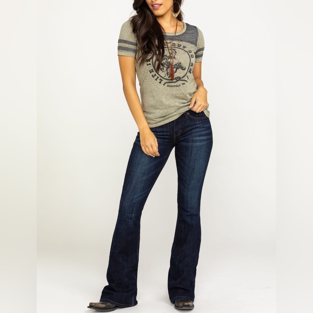 IDYLLWIND * FUELED BY MIRANDA LAMBERT *
DARK WASH WHISKEY DEBBIE BOOTCUT JEANS